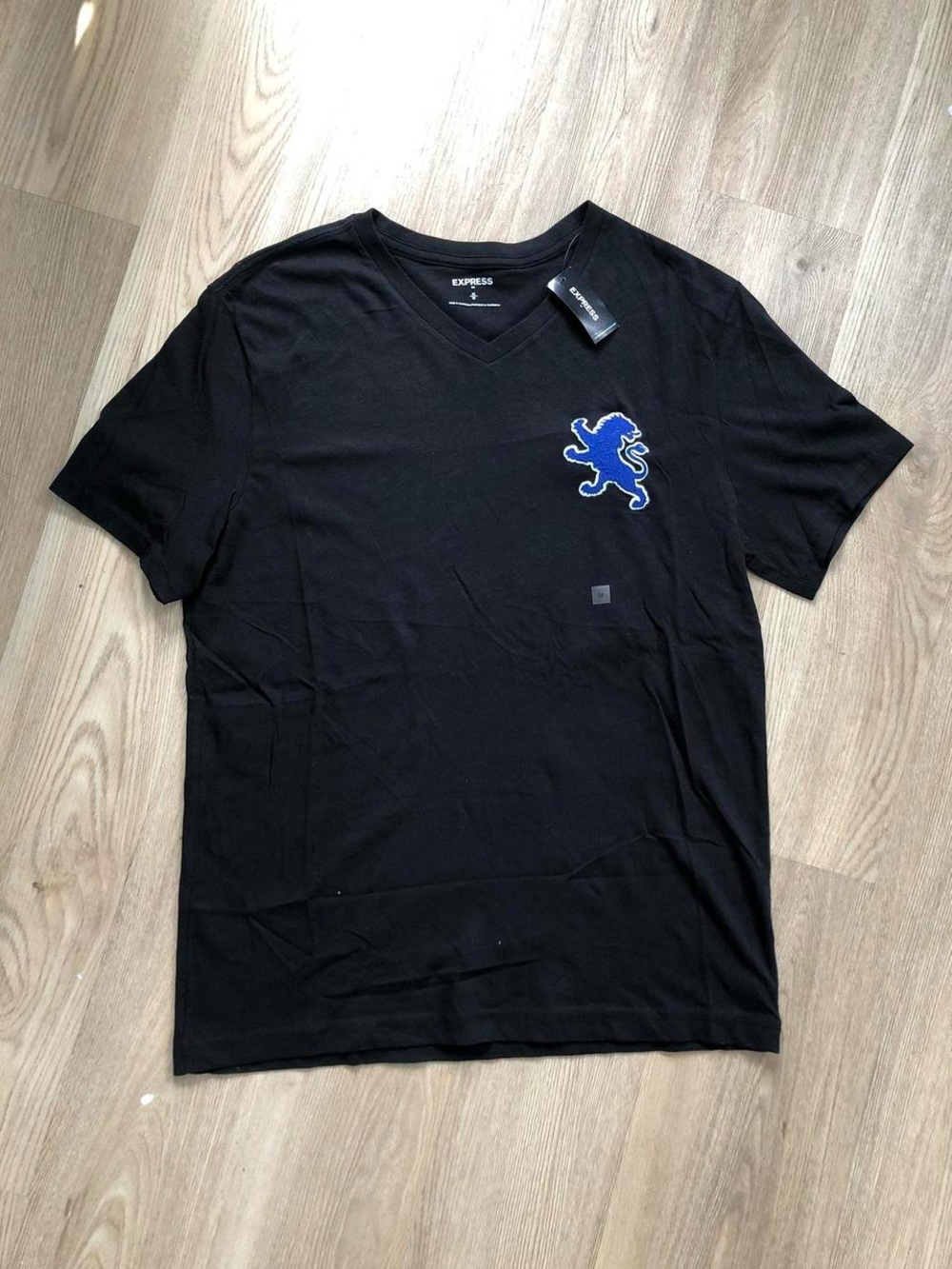 New Express Men’s Black V-Neck T-Shirt with Blue Lion Patch embroidered